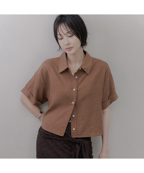 MEMUA（メムア）の「リネンバックボタンクロップシャツ（アッシュダークグリーン）（シャツ/ブラウス・レディース・ダークグリーン/ブラウン/アイボリー・FREE）」の3枚目の写真