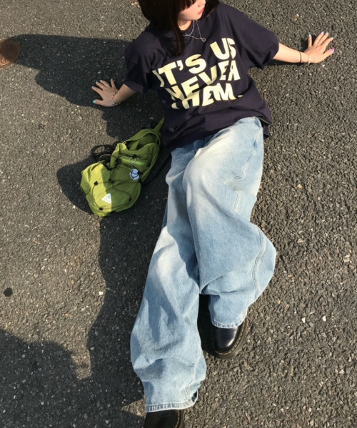 VIVID LADY(ビビッドレディー)の「ロゴプリント 半袖Tシャツ(Tシャツ/カットソー・レディース・ブラック/オートミール/ライトブルー/グレー/ネイビー・FREE)」の10枚目の写真