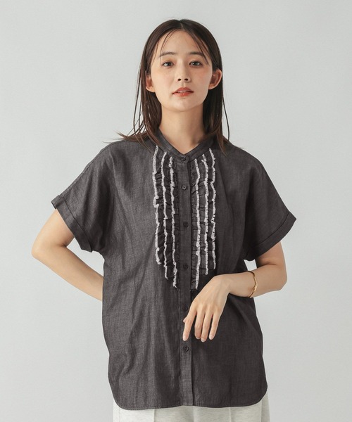 GLOBAL WORK(グローバルワーク)の「ライトデニムフリルブラウス半袖/842313(シャツ/ブラウス・レディース・インディゴブルー/ブラック・MEDIUM/LARGE)」の5枚目の写真