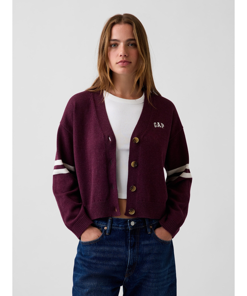GAP(ギャップ)の「コットン100% オーバーサイズ GAPロゴ ニットカーディガン(ニット/セーター・レディース・レッド/ネイビー/ブラウン・XXS/XL/L/M/S/XS)」の3枚目の写真