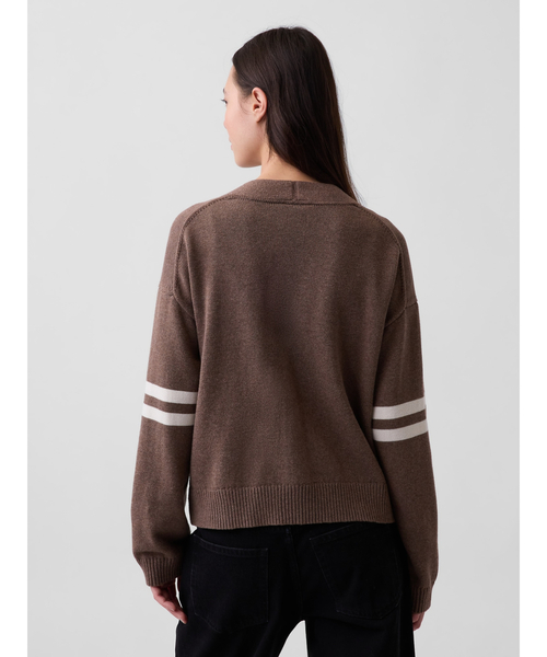 GAP(ギャップ)の「コットン100% オーバーサイズ GAPロゴ ニットカーディガン(ニット/セーター・レディース・レッド/ネイビー/ブラウン・XXS/XL/L/M/S/XS)」の12枚目の写真