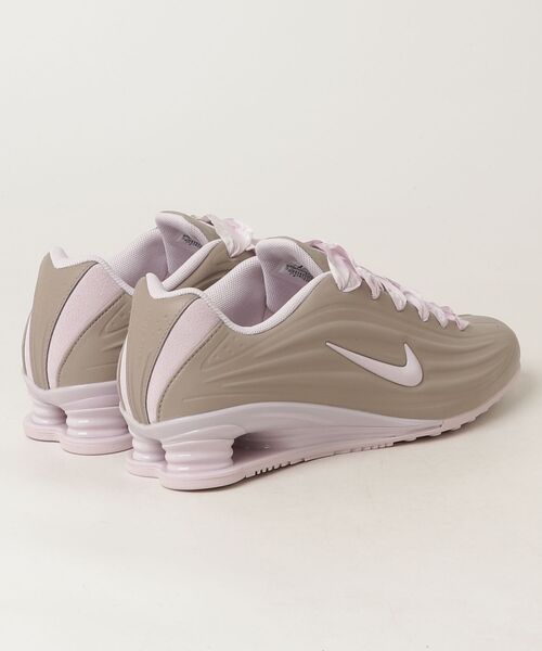 NIKE（ナイキ）の「NIKE WMNS SHOX Z LACE IV6171-001（スニーカー・メンズ・ピンク・24.5cm/24cm/23.5cm）」の2枚目の写真