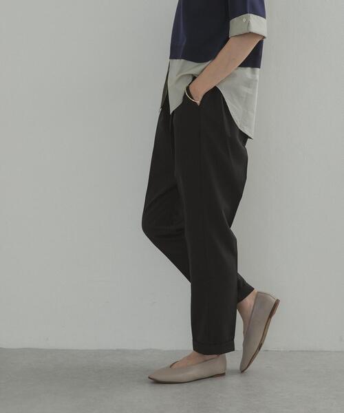 URBAN RESEARCH DOORS(アーバンリサーチドアーズ)の「ストレッチテーパードイージーパンツ(その他パンツ・レディース・ブラック/チャコールグレー・X-SMALL/SMALL/MEDIUM)」の6枚目の写真