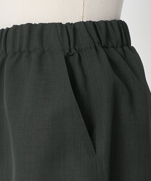 LOEFF（ロエフ）の「＜LOEFF＞ポリエステルラチネ ファティーグ パンツ（その他パンツ・レディース・ブラック/ベージュ/ダークグレー・1/0）」の16枚目の写真