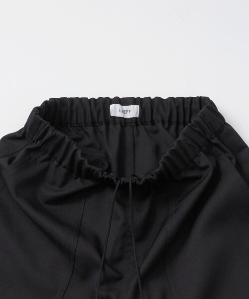 LOEFF（ロエフ）の「＜LOEFF＞ポリエステルラチネ ファティーグ パンツ（その他パンツ・レディース・ブラック/ベージュ/ダークグレー・1/0）」の8枚目の写真
