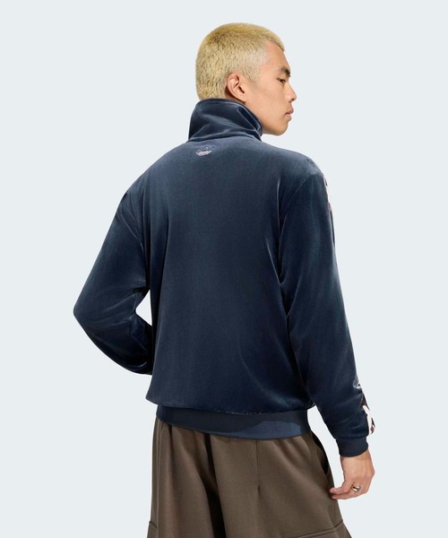 adidas(アディダス)の「クラシック トラックトップ ユトリ / ジャージ / トラックジャケット / アディダスオリジナルス adidas Originals(ジャージ・メンズ・ブルー・SMALL/3XL/XX-LARGE/X-LARGE/MEDIUM/LARGE/X-SMALL)」の4枚目の写真