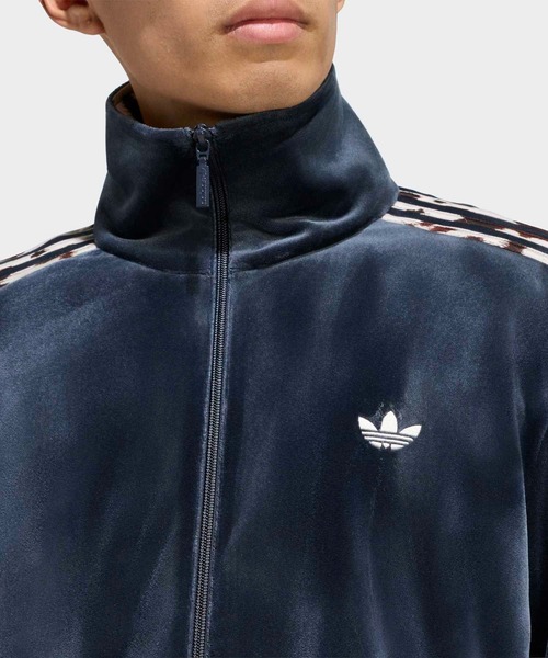adidas(アディダス)の「クラシック トラックトップ ユトリ / ジャージ / トラックジャケット / アディダスオリジナルス adidas Originals(ジャージ・メンズ・ブルー・SMALL/3XL/XX-LARGE/X-LARGE/MEDIUM/LARGE/X-SMALL)」の5枚目の写真