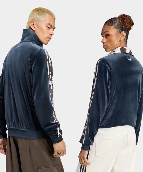 adidas(アディダス)の「クラシック トラックトップ ユトリ / ジャージ / トラックジャケット / アディダスオリジナルス adidas Originals(ジャージ・メンズ・ブルー・SMALL/3XL/XX-LARGE/X-LARGE/MEDIUM/LARGE/X-SMALL)」の2枚目の写真
