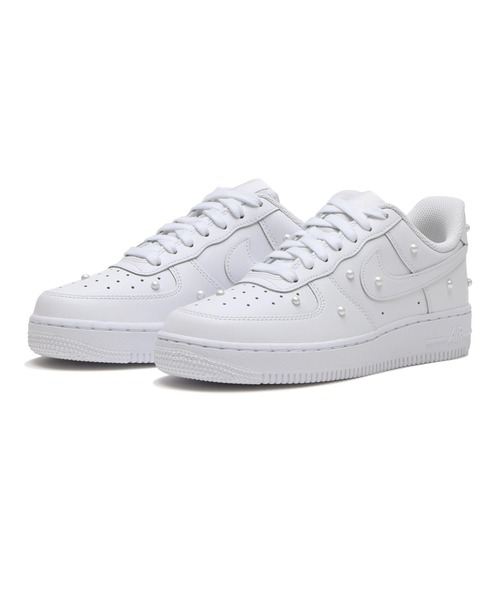 NIKE(ナイキ)の「W AIR FORCE 1 '07 SE IQ0133-101(スニーカー・レディース・ホワイト・25.0cm/25.5cm/26.0cm/26.5cm/27.0cm/27.5cm/22.0cm/22.5cm/23.0cm/23.5cm/24.0cm/24.5cm/28.0cm/28.5cm/29.0cm)」の2枚目の写真