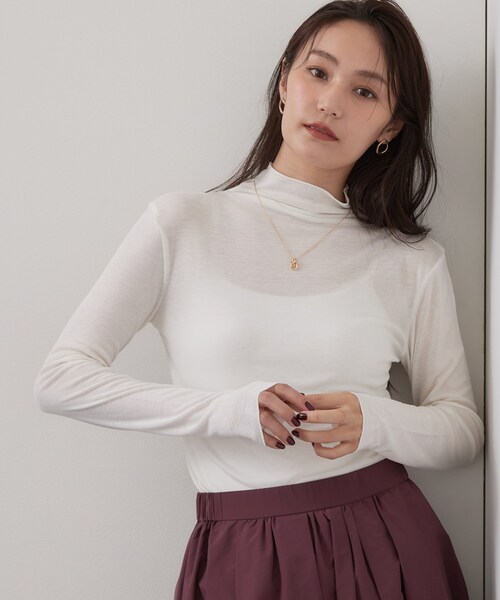 OPAQUE.CLIP(オペークドットクリップ)の「なめらかシアーハイネックカットソー【洗濯機OK/抗ピル】(Tシャツ/カットソー・レディース・ホワイト/ピンク/ライトグレー/ブラック・38/36/40/42)」の1枚目の写真