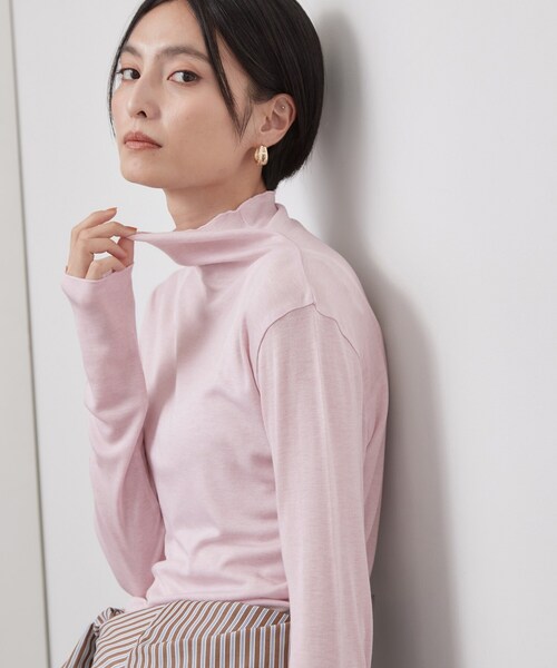 OPAQUE.CLIP(オペークドットクリップ)の「なめらかシアーハイネックカットソー【洗濯機OK/抗ピル】(Tシャツ/カットソー・レディース・ホワイト/ピンク/ライトグレー/ブラック・38/36/40/42)」の19枚目の写真