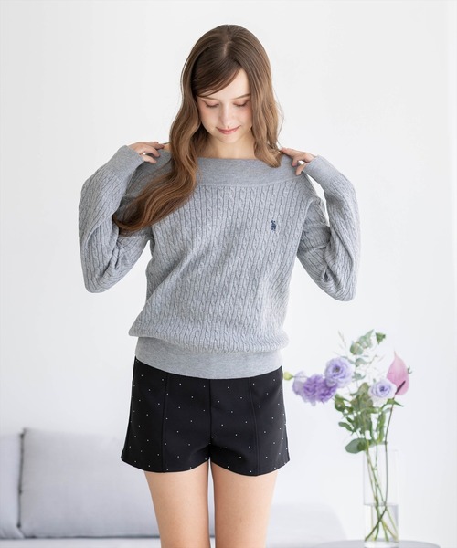 U.S. POLO ASSN.（ユーエスポロアッスン）の「【U.S. POLO ASSN.】clear 別注 ケーブルオフショルニットトップス（ニット/セーター・レディース・ネイビー/アイボリー/ピンク/グレー・F）」の5枚目の写真