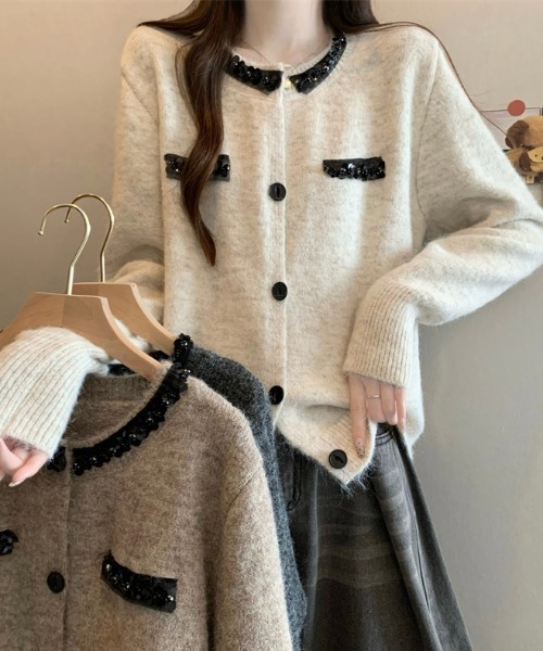 LUCPY(ラクピー)の「スパンコールトリム ニットカーディガン(カーディガン/ボレロ・レディース・ベージュ/ダークグレー/ホワイト・FREE)」の5枚目の写真