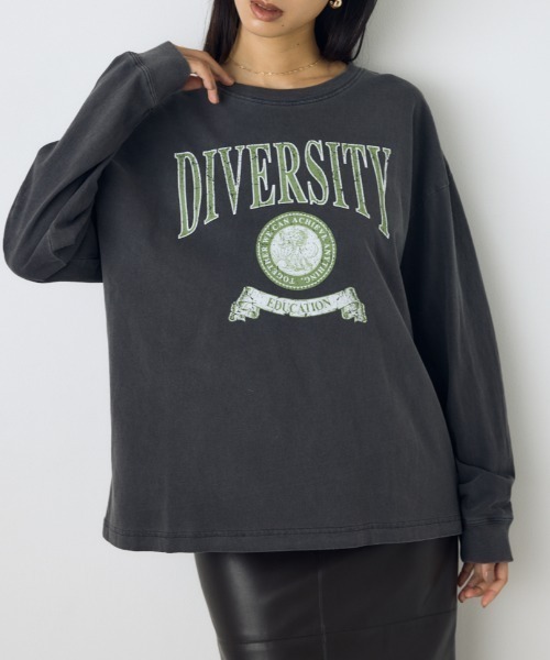 AZUL by moussy(アズールバイマウジー)の「ピグメントロックTシャツ 秋服 冬服 春服 ロンT 長袖 プリントTシャツ ロゴT(Tシャツ/カットソー・レディース・ブルー/ブラック・FREE)」の3枚目の写真