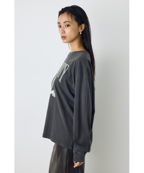 AZUL by moussy(アズールバイマウジー)の「ピグメントロックTシャツ 秋服 冬服 春服 ロンT 長袖 プリントTシャツ ロゴT(Tシャツ/カットソー・レディース・ブルー/ブラック・FREE)」の7枚目の写真
