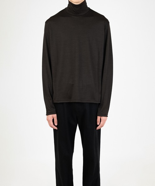 LAD MUSICIAN(ラッドミュージシャン)の「WOOL JERSEY HIGH NECK LONG SLEEVE T-SHIRT(Tシャツ/カットソー・メンズ・ブラック/チャコールグレー・44/46/42)」の4枚目の写真