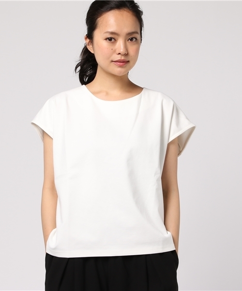Pierrot(ピエロ)の「バックリボン フレンチスリーブ ポンチ素材トップス(Tシャツ/カットソー・レディース・ブルー/オフホワイト/ブラック/カーキ/ピンクベージュ/ネイビー・L/M)」の20枚目の写真