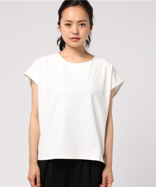 Pierrot(ピエロ)の「バックリボン フレンチスリーブ ポンチ素材トップス(Tシャツ/カットソー・レディース・ブルー/オフホワイト/ブラック/カーキ/ピンクベージュ/ネイビー・L/M)」の12枚目の写真