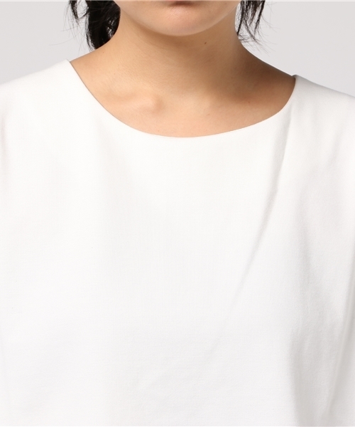 Pierrot(ピエロ)の「バックリボン フレンチスリーブ ポンチ素材トップス(Tシャツ/カットソー・レディース・ブルー/オフホワイト/ブラック/カーキ/ピンクベージュ/ネイビー・L/M)」の7枚目の写真