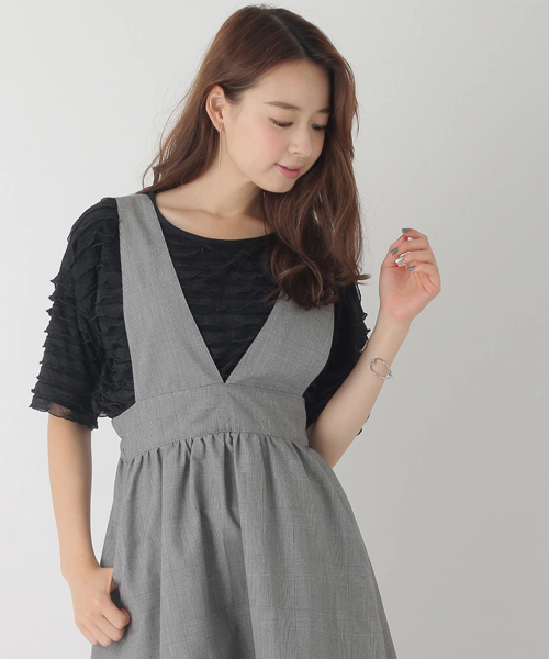 earth music&ecology(アースミュージックアンドエコロジー)の「・総フリルプルオーバー(Tシャツ/カットソー・レディース・レッド/ネイビー/アイボリー/ブラック・FREE)」の3枚目の写真