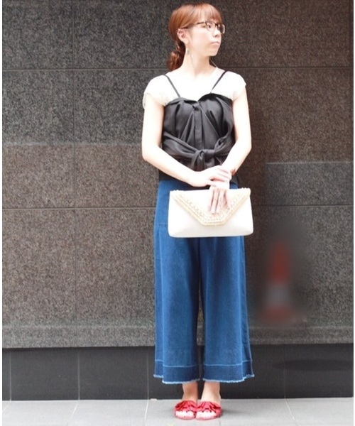 12Twelve Agenda(トゥエルブ アジェンダ)の「3WAYオフショル風ビスチェ付シャツ(シャツ/ブラウス・レディース・ブラック/カーキ・M)」の14枚目の写真
