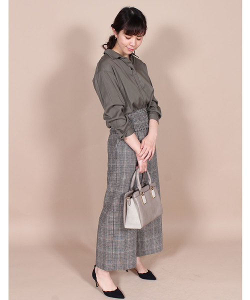 12Twelve Agenda(トゥエルブ アジェンダ)の「3WAYオフショル風ビスチェ付シャツ(シャツ/ブラウス・レディース・ブラック/カーキ・M)」の12枚目の写真