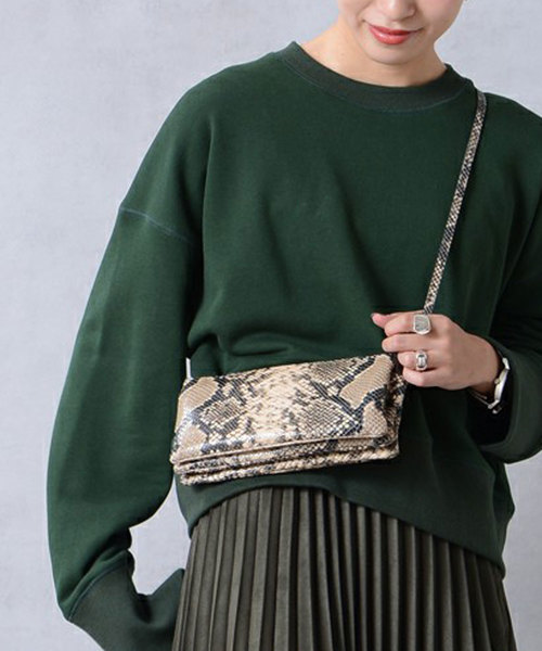 DouDou（ドゥドゥ）の「パイソンウォレットショルダー（ショルダーバッグ・レディース・ベージュ・FREE）」の17枚目の写真