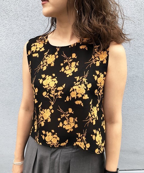 TODAYFUL（トゥデイフル）の「フラワータンクトップ（タンクトップ・レディース・ホワイト/ブラック・FREE）」の2枚目の写真