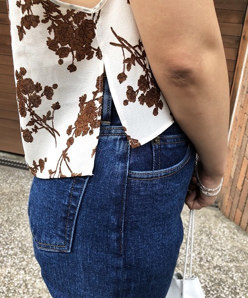 TODAYFUL（トゥデイフル）の「フラワータンクトップ（タンクトップ・レディース・ホワイト/ブラック・FREE）」の5枚目の写真