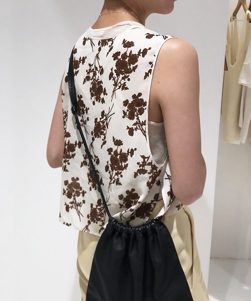 TODAYFUL（トゥデイフル）の「フラワータンクトップ（タンクトップ・レディース・ホワイト/ブラック・FREE）」の7枚目の写真