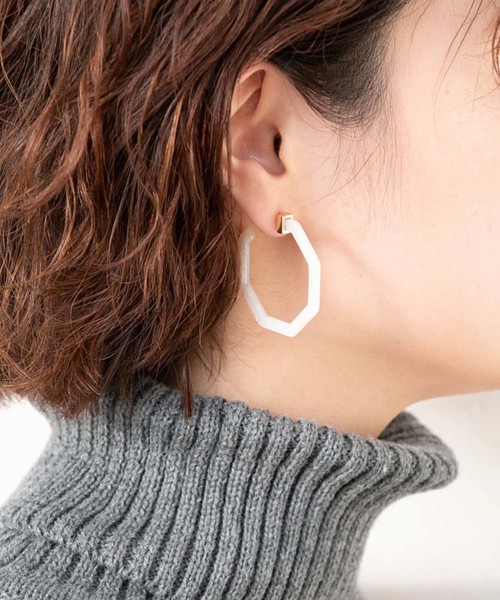 Edit Sheen(エディットシーン)の「べっ甲六角フープピアス(ピアス(両耳用)・レディース・ホワイト/ブラウン・FREE)」の13枚目の写真