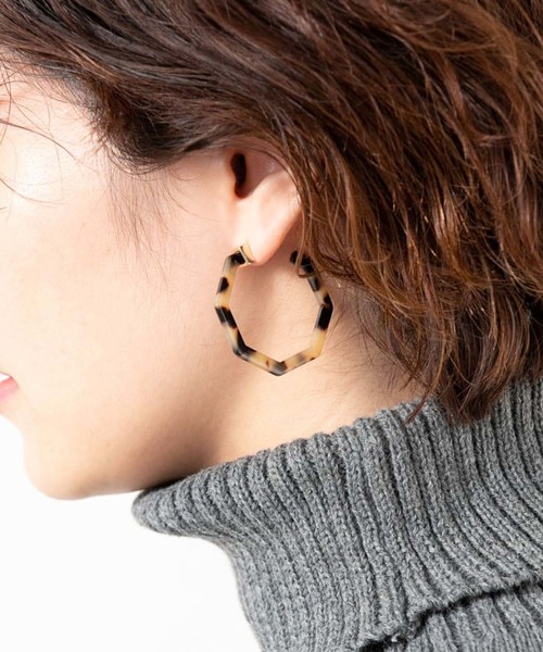 Edit Sheen(エディットシーン)の「べっ甲六角フープピアス(ピアス(両耳用)・レディース・ホワイト/ブラウン・FREE)」の14枚目の写真