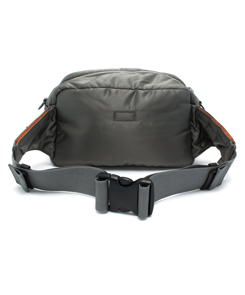 BEAMS（ビームス）の「PORTER / TANKER 30th 2WAY WAIST BAG（ボディバッグ/ウエストポーチ・メンズ・グレー・ONE SIZE）」の12枚目の写真