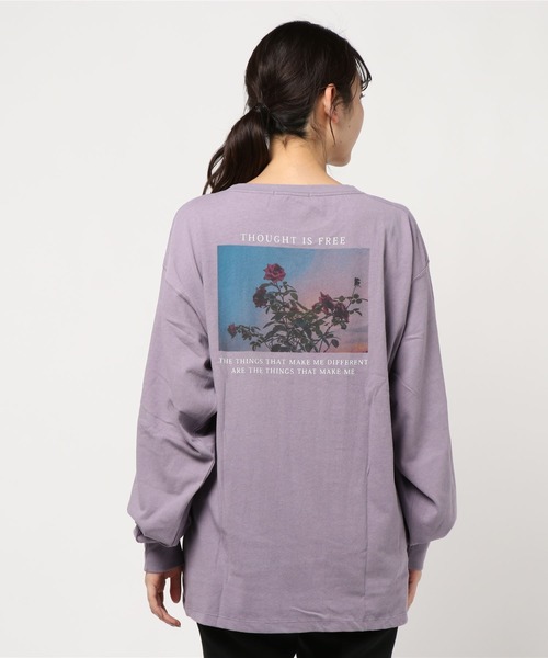 archives(アルシーヴ)の「BACKプリントBIGロンT(Tシャツ/カットソー・レディース・ホワイト/パープル/オフホワイト/モカ・MEDIUM)」の4枚目の写真