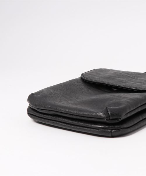 Fun & Daily（ファンアンドデイリー）の「F&D : Flap Small Shoulder Bag（ショルダーバッグ・メンズ・ブラック・FREE）」の6枚目の写真