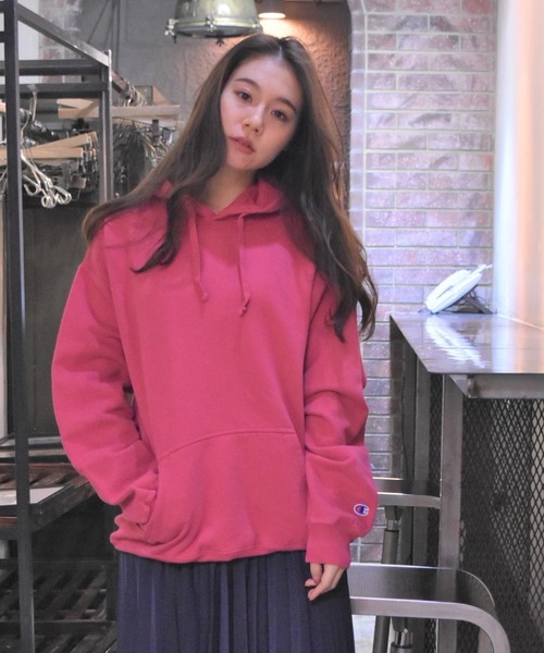 Champion（チャンピオン）の「【CHAMPION/チャンピオン】10oz GARMENT DYED HOODED SWEATSHIRT (UN)（スウェット・レディース・ブラック/ネイビー/グレー/レッド/ブルー/グリーン/その他・SMALL/MEDIUM/X-LARGE/LARGE）」の6枚目の写真