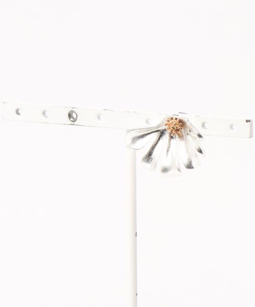 flower(フラワー)の「エイプリルフラワーピアス(ピアス(片耳用)・レディース・シルバー/ゴールド・FREE)」の4枚目の写真