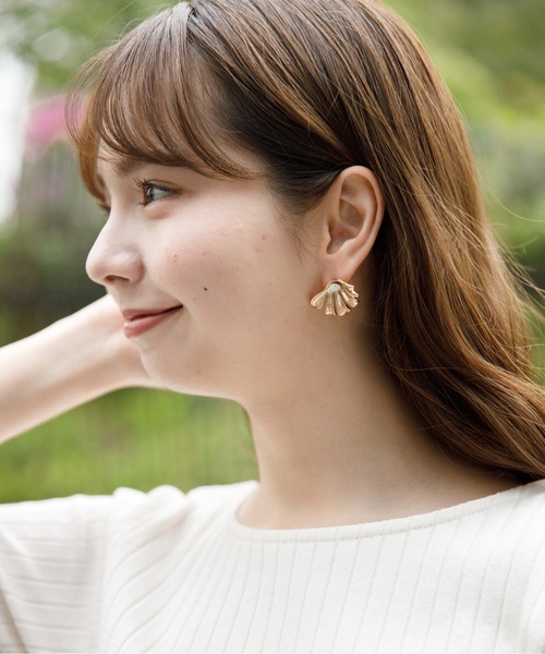 flower(フラワー)の「エイプリルフラワーピアス(ピアス(片耳用)・レディース・シルバー/ゴールド・FREE)」の7枚目の写真