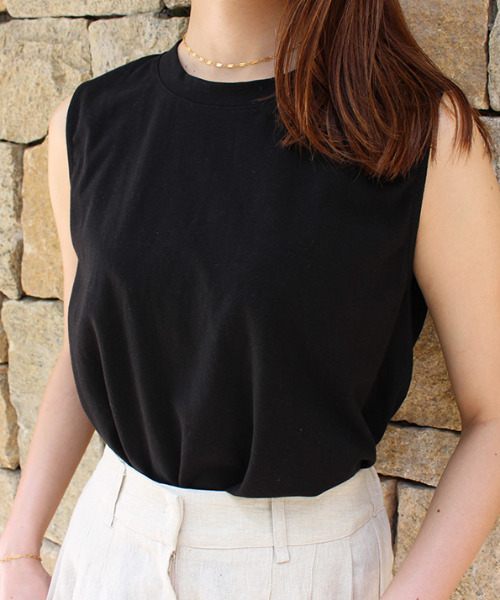 MODE ROBE（モードローブ）の「フレアノースリーブトップス（タンクトップ・レディース・ホワイト/ブラック/ベージュ/パープル・FREE）」の3枚目の写真