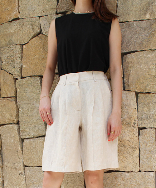 MODE ROBE（モードローブ）の「フレアノースリーブトップス（タンクトップ・レディース・ホワイト/ブラック/ベージュ/パープル・FREE）」の16枚目の写真