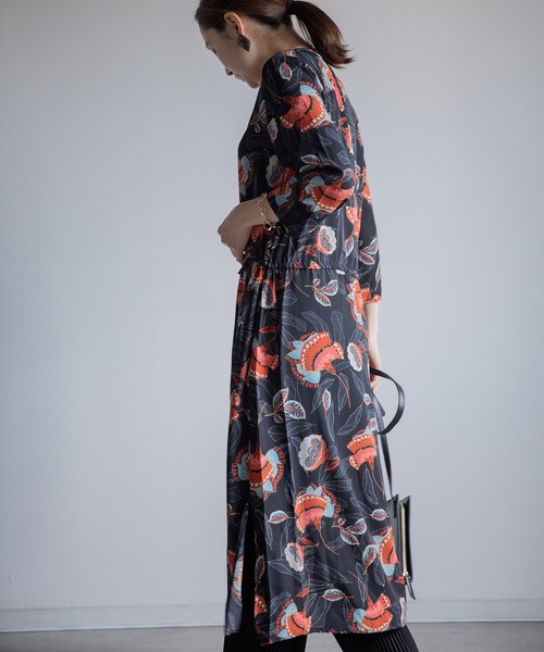 miniyu（ミニュウ）の「《WEB限定》アンティークフラワー和柄調・ワンピース（ワンピース・レディース・ブラック/ネイビー・FREE）」の7枚目の写真