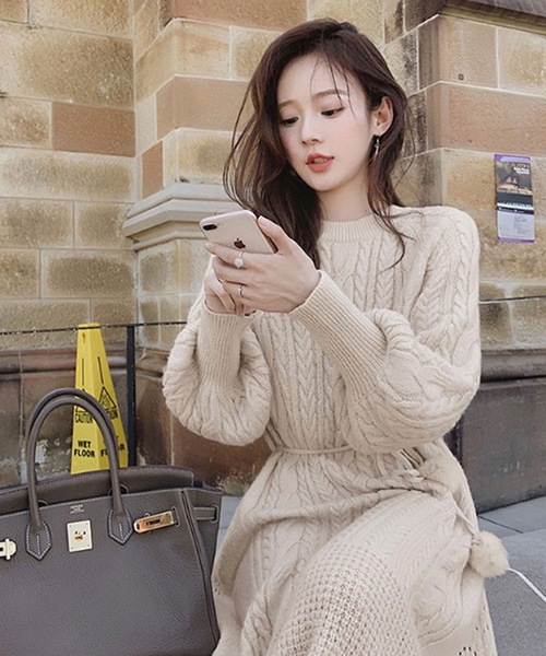 LUGG NAGG（ラグナグ）の「ケーブルニットミモレ丈Aラインワンピース（ワンピース・レディース・ホワイト/グレー/ブラウン/ベージュ・FREE）」の5枚目の写真