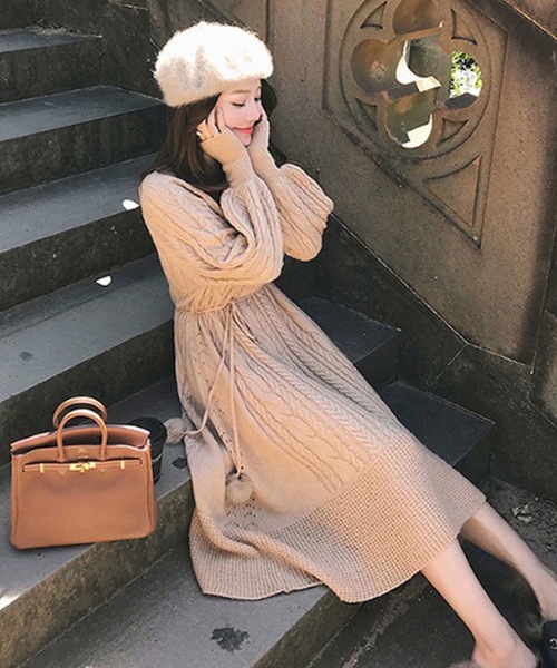 LUGG NAGG（ラグナグ）の「ケーブルニットミモレ丈Aラインワンピース（ワンピース・レディース・ホワイト/グレー/ブラウン/ベージュ・FREE）」の11枚目の写真