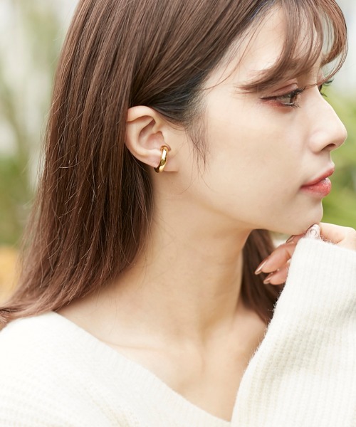 Ciki(シキ)の「ミディカフピアス(ピアス(両耳用)・レディース・シルバー/ゴールド・FREE)」の3枚目の写真
