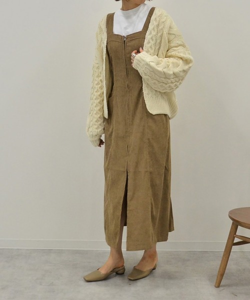 She's Closet（シーズクローゼット）の「Aラインコーデュロイロングジャンパースカート（ジャンパースカート・レディース・キャメル/チャコール・FREE）」の4枚目の写真