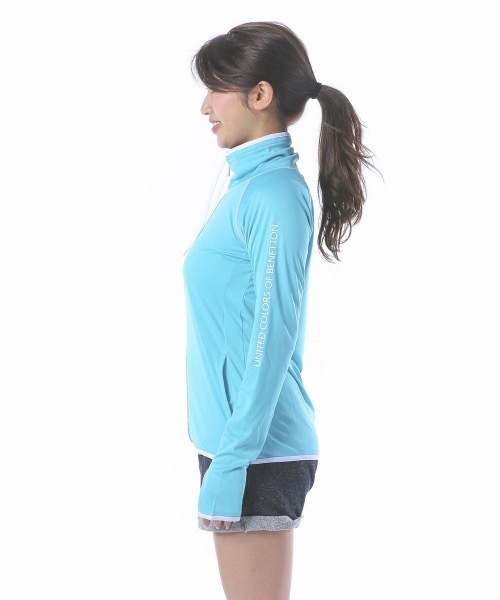 BENETTON (UNITED COLORS OF BENETTON)（ベネトンユナイテッドカラーズオブベネトン）の「【BENETTON / ベネトン】レディースUVスタンドネックラッシュガード / 水陸両用 フィットネス ジム アウトドア マリンレジャー UPF50+（ラッシュガード・レディース・ライトブルー/ブラック/ネイビー/グレー/ターコイズブルー/ブラック×ピンク/ロイヤルブルー・SMALL/MEDIUM/LARGE/X-LARGE）」の20枚目の写真