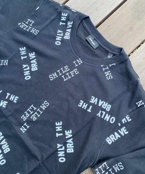 DIESEL(ディーゼル)の「オールオーバープリント クルーネック 半袖Tシャツ「T-DIEGO-RC」(Tシャツ/カットソー・メンズ・ホワイト/ブラック・M/L/S)」の4枚目の写真