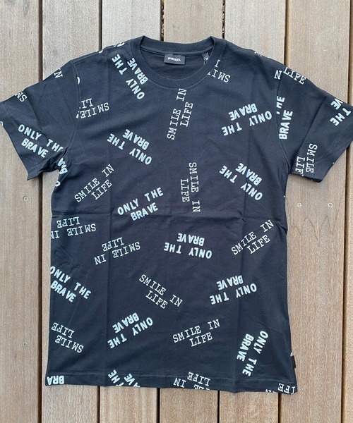 DIESEL(ディーゼル)の「オールオーバープリント クルーネック 半袖Tシャツ「T-DIEGO-RC」(Tシャツ/カットソー・メンズ・ホワイト/ブラック・M/L/S)」の9枚目の写真