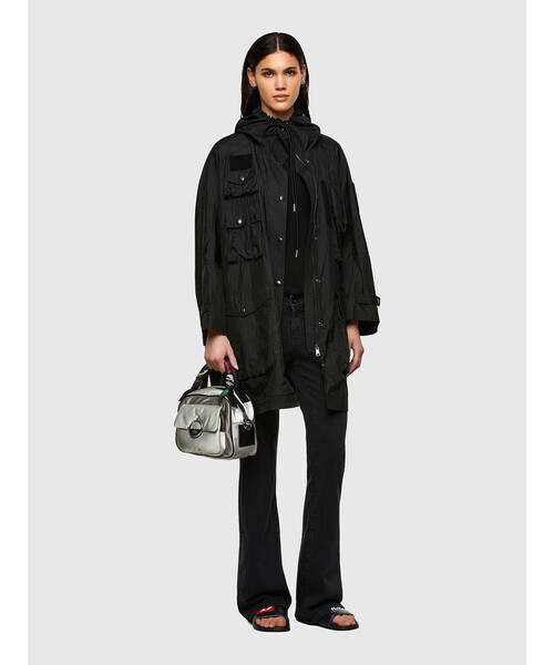 DIESEL(ディーゼル)の「レディース ナイロン スモールハンドバッグ(ハンドバッグ・レディース・ブラック/シルバー・UNI)」の10枚目の写真