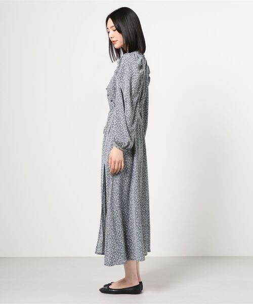 Per sist ence（パーシエンス）の「Per sist ence/パーシエンス　総柄カシュクールワンピース（ワンピース・レディース・ブルー/ブラック・FREE）」の3枚目の写真